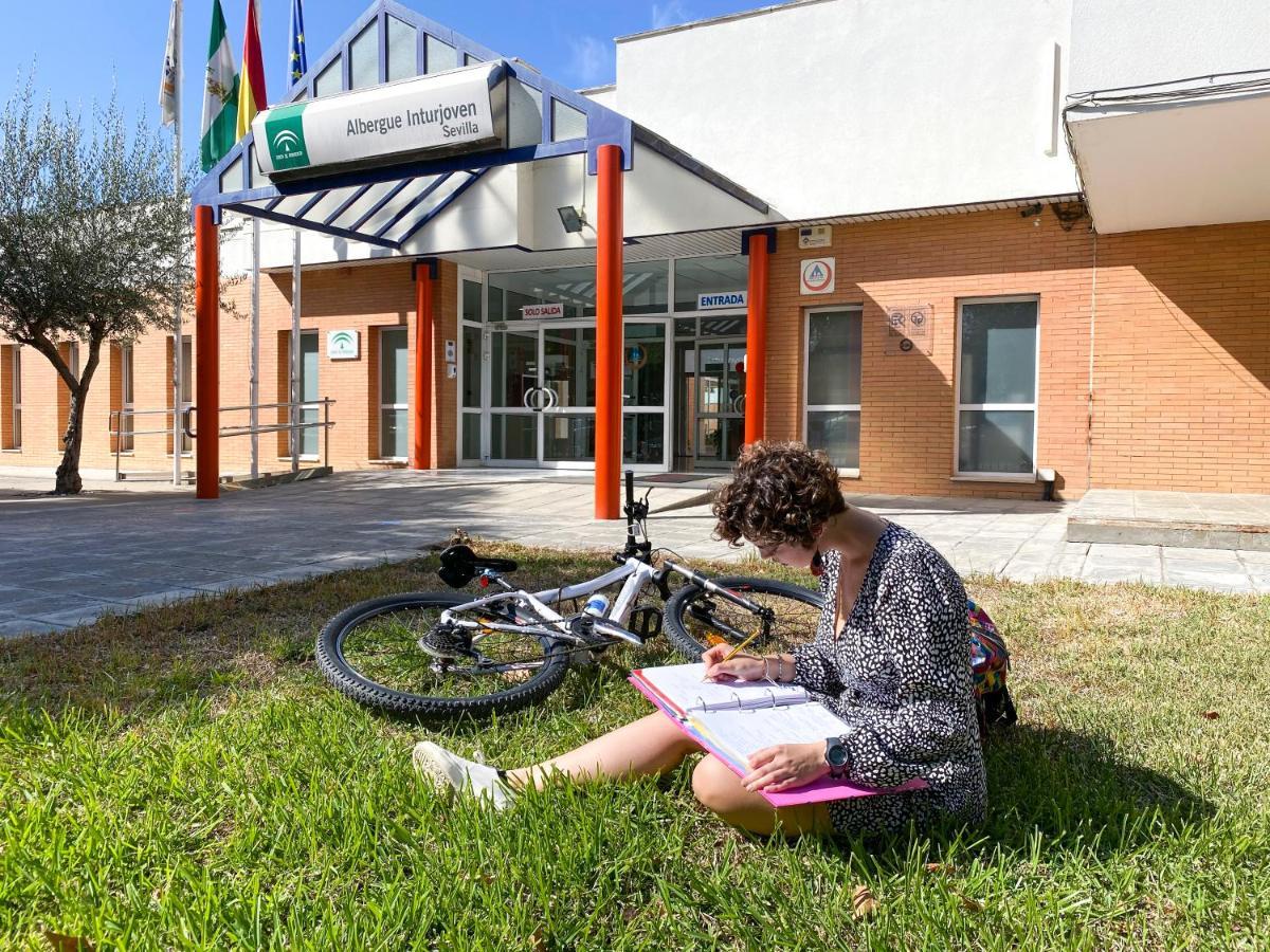 Albergue Inturjoven Sevilla Exterior photo